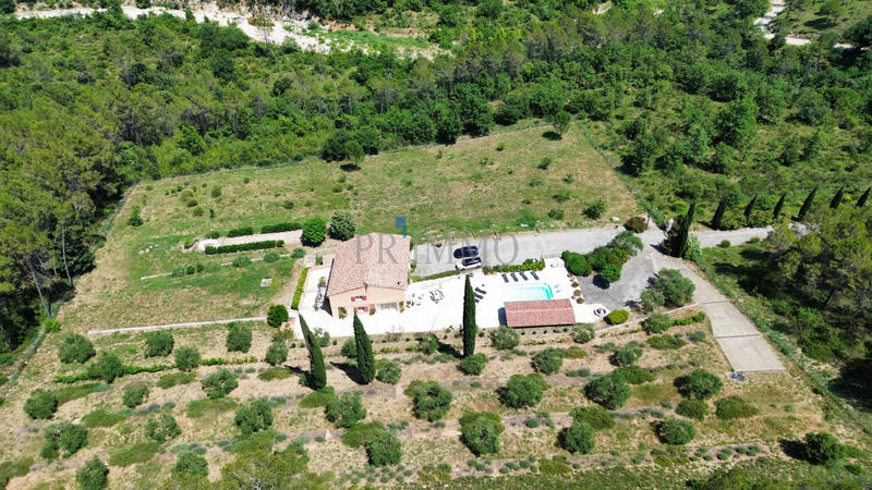 Villa - 242 m² - 6 pièces