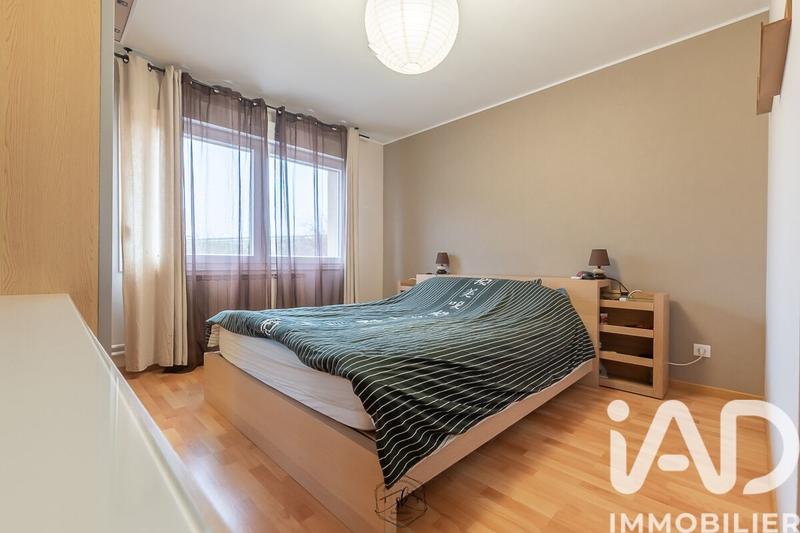 Maison - 99 m² - 5 pièces