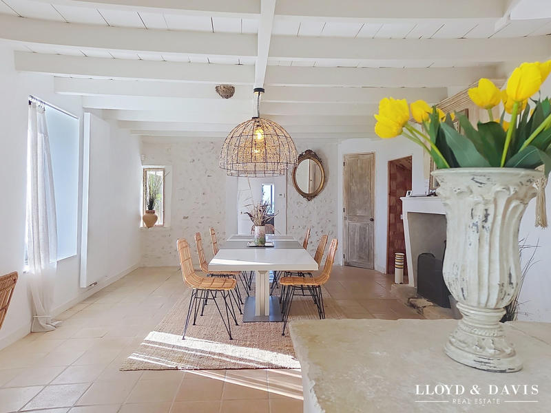 Villa - 280 m² - 9 pièces