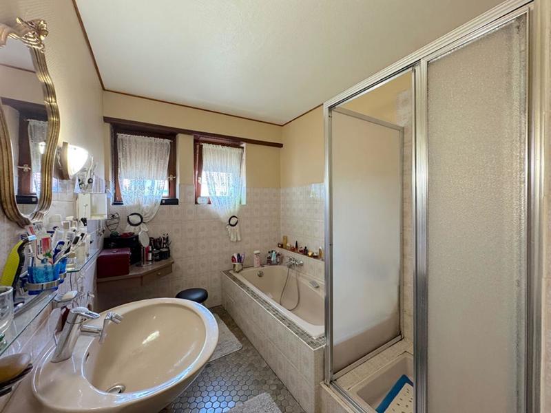 Maison - 250 m² - 9 pièces