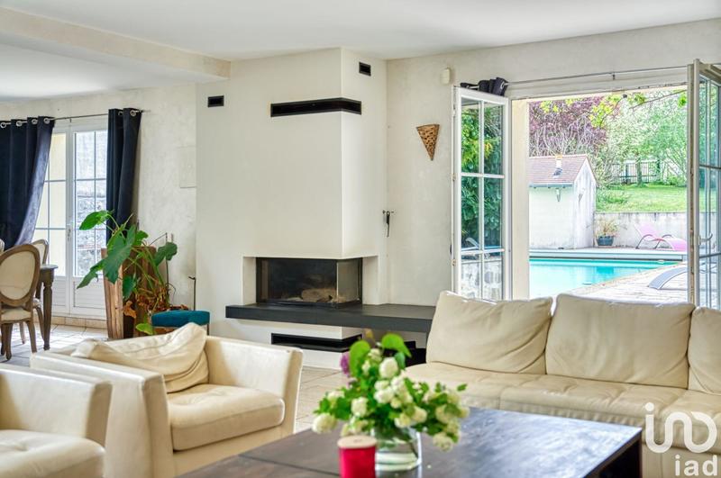 Maison - 414 m² - 14 pièces