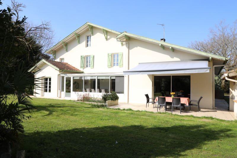 Villa - 320 m² - 13 pièces