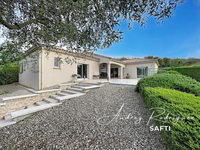 Villa - 210 m² - 8 pièces