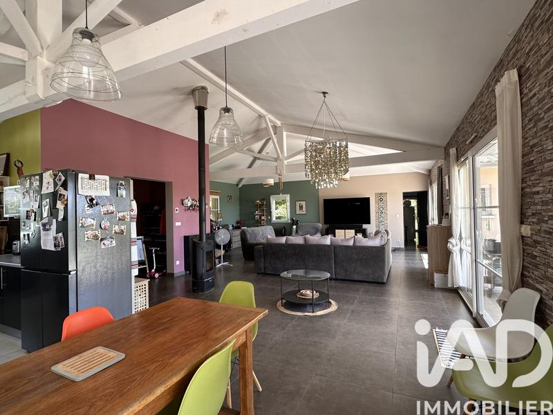 Maison - 226 m² - 7 pièces