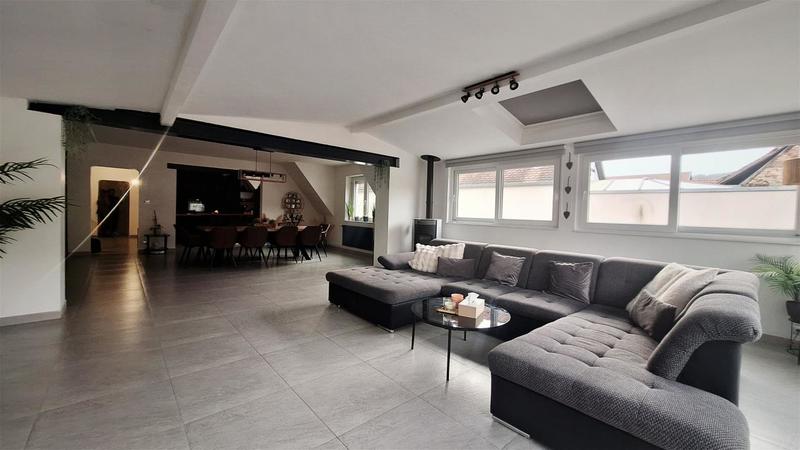 Maison - 200 m² - 5 pièces