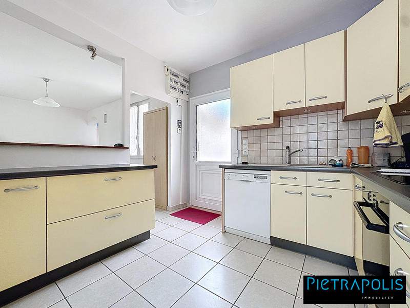 Maison - 94 m² - 6 pièces