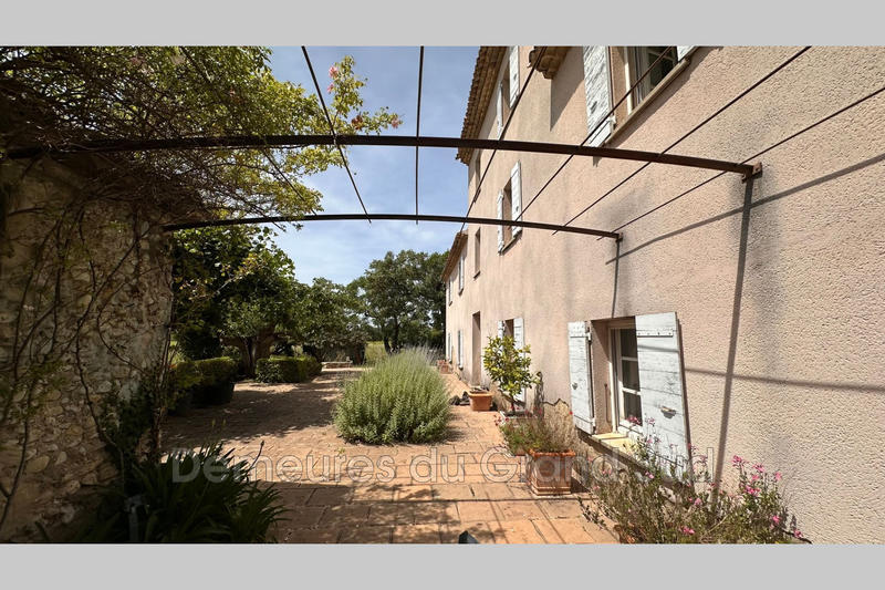 Mas - 332 m² - 10 pièces