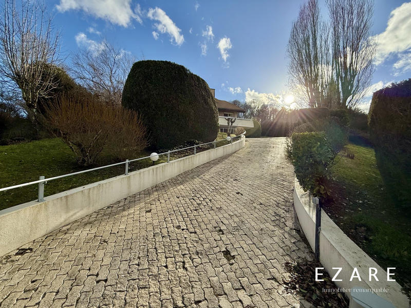 Maison - 314 m² - 7 pièces