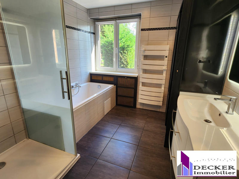 Maison - 167 m² - 8 pièces