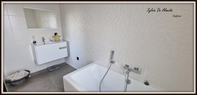 Propriété - 240 m² - 8 pièces