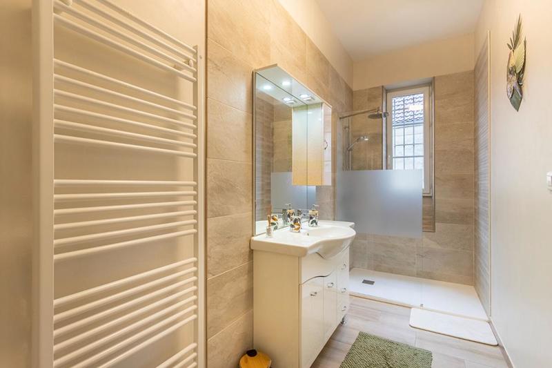 Propriété - 560 m² - 12 pièces