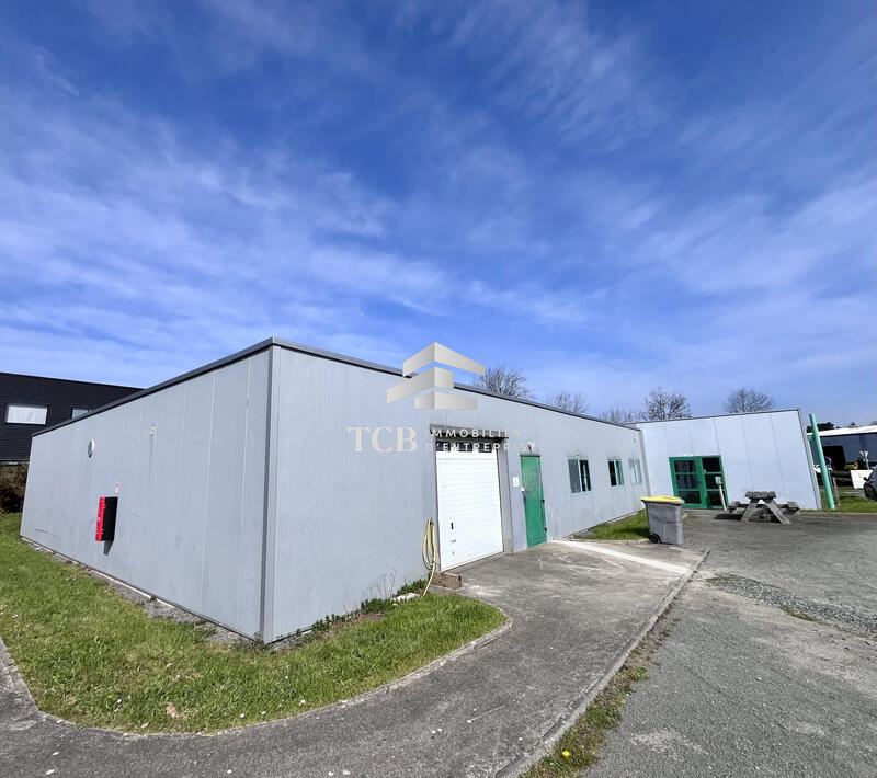 Local d'activités - 383 m²