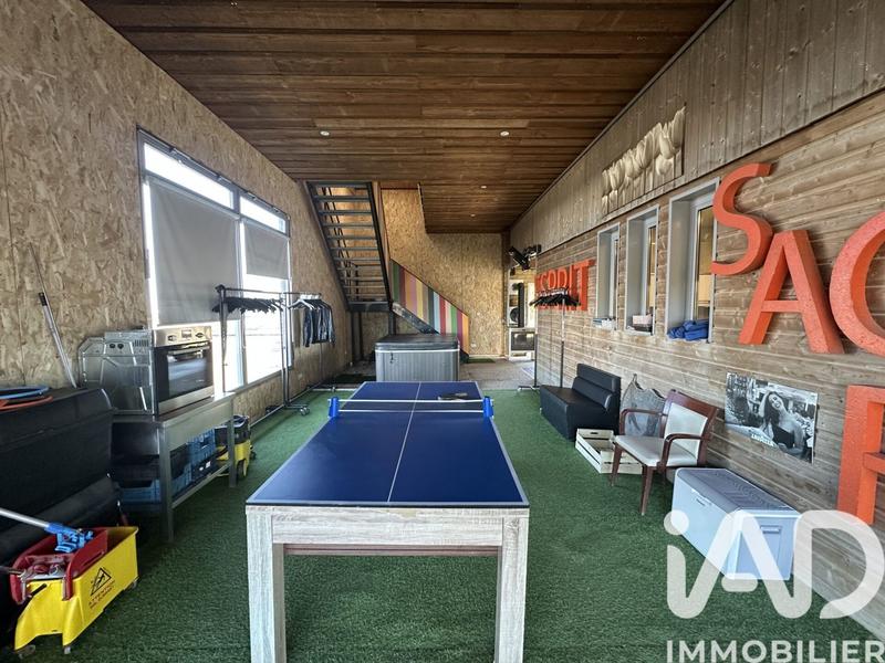 Maison - 460 m² - 12 pièces