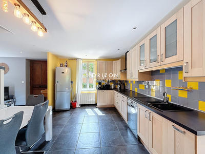 Maison - 183 m² - 6 pièces