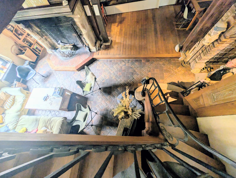 Maison - 242 m² - 8 pièces