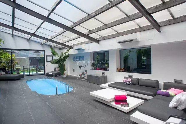 Appartement - 394 m² - 10 pièces