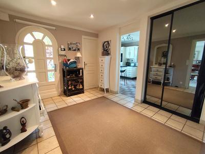 Maison - 175 m² - 9 pièces