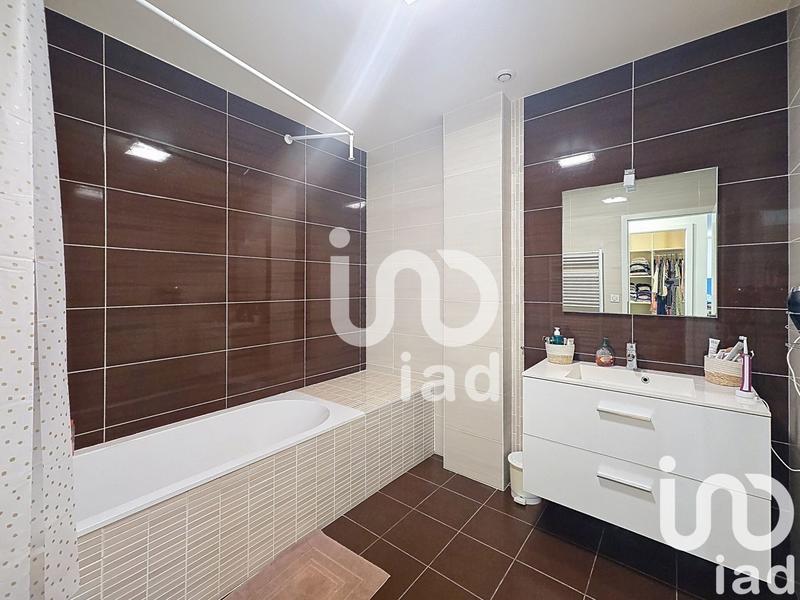 Maison - 252 m² - 8 pièces