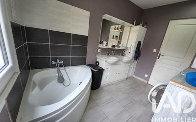 Maison - 163 m² - 6 pièces