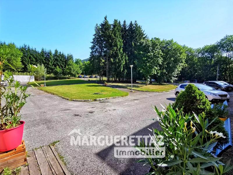 Propriété - 3 500 m² - 70 pièces