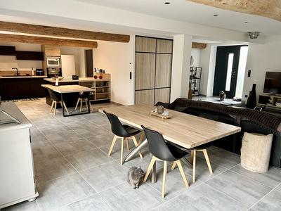 Maison traditionnelle - 164 m² - 6 pièces