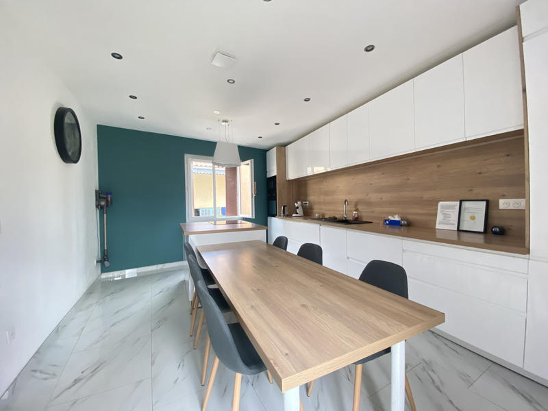 Immeuble - 147 m² - 7 pièces