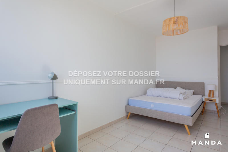 Chambre - 10 m² - 5 pièces