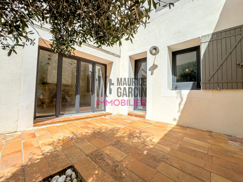 Maison - 220 m² - 9 pièces