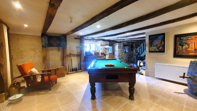 Corps de ferme - 398 m² - 12 pièces