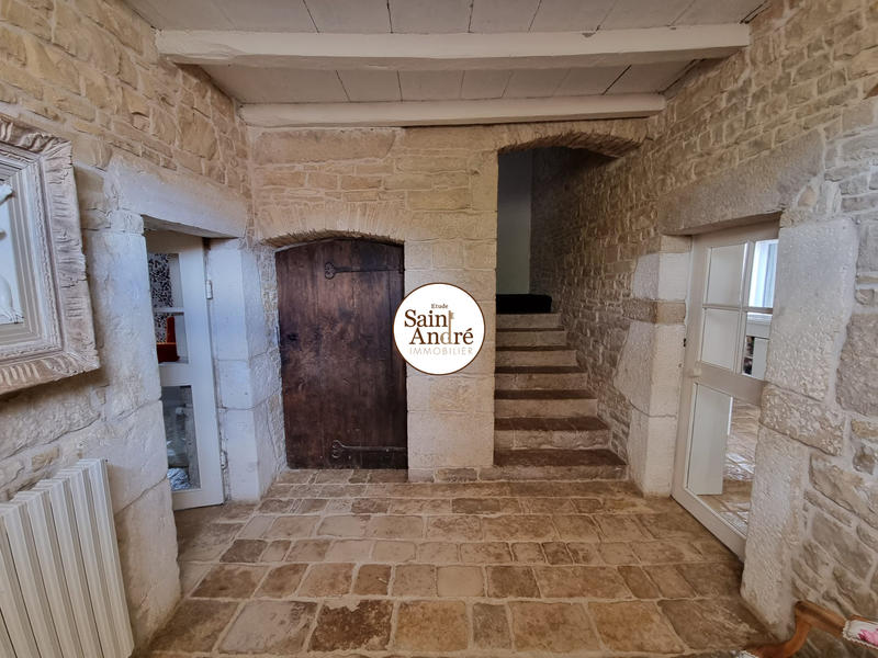 Maison - 230 m² - 7 pièces