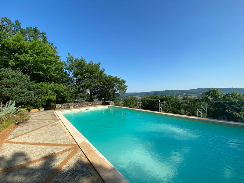 Maison - 216 m² - 7 pièces