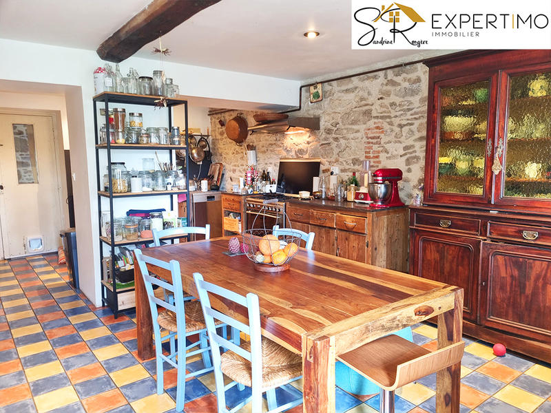 Maison - 230 m² - 6 pièces