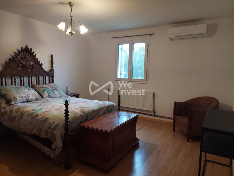 Maison - 223 m² - 7 pièces