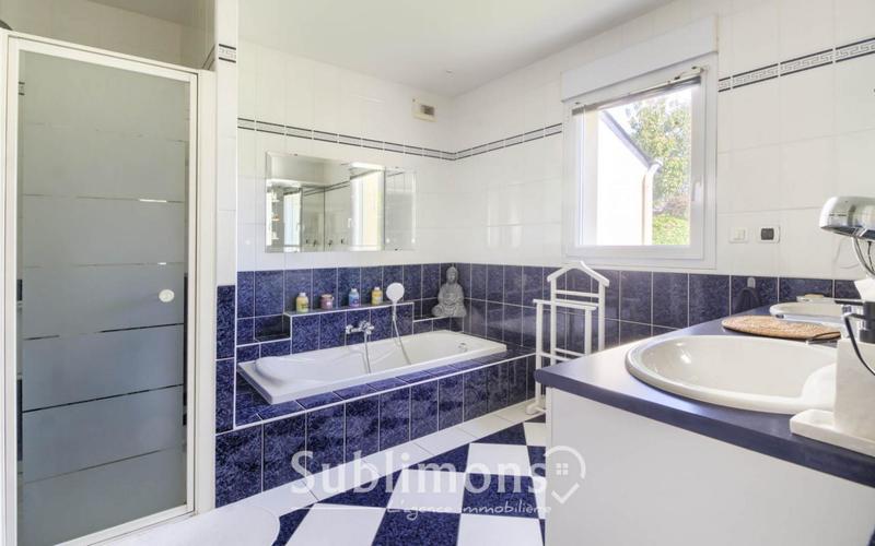 Maison ancienne - 262 m² - 10 pièces