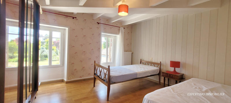 Propriété - 232 m² - 13 pièces