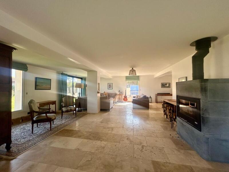 Maison - 248 m² - 7 pièces