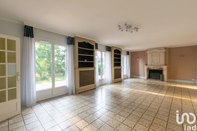 Maison - 210 m² - 8 pièces