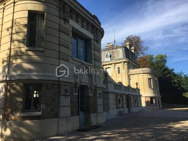 Demeure - 789 m² - 10 pièces