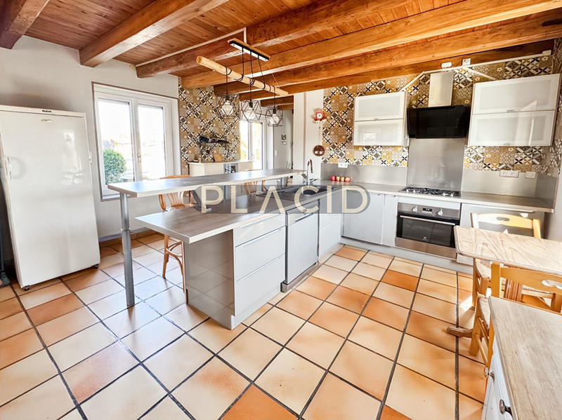 Maison - 328 m² - 10 pièces