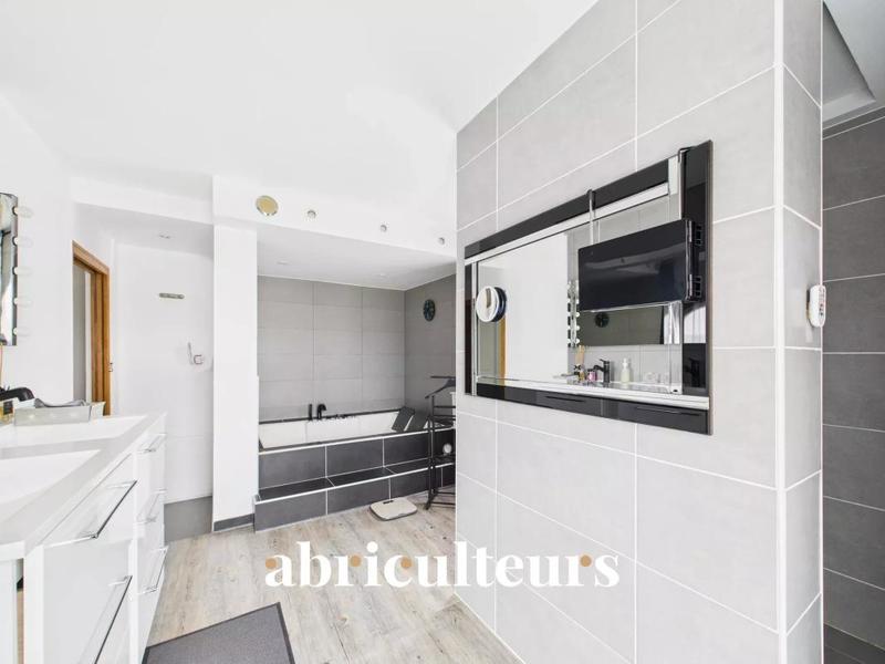 Duplex - 162 m² - 6 pièces