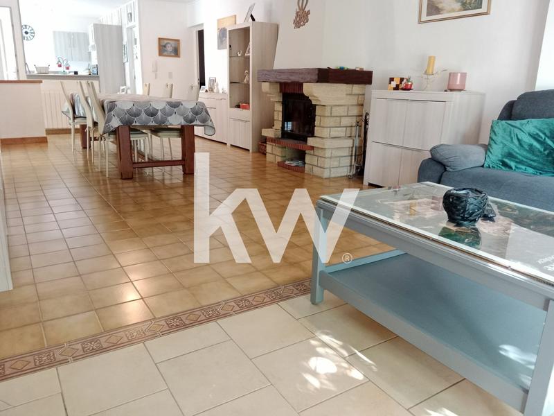 Maison traditionnelle - 160 m² - 6 pièces