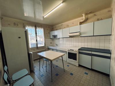 Maison - 93 m² - 4 pièces