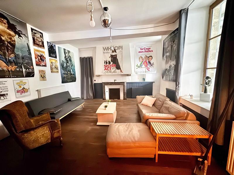 Maison - 215 m² - 9 pièces