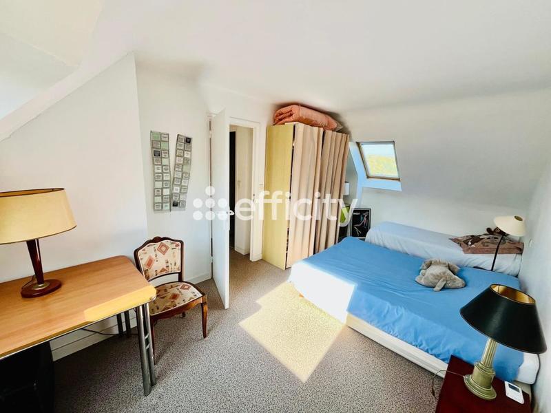 Pavillon - 215 m² - 6 pièces