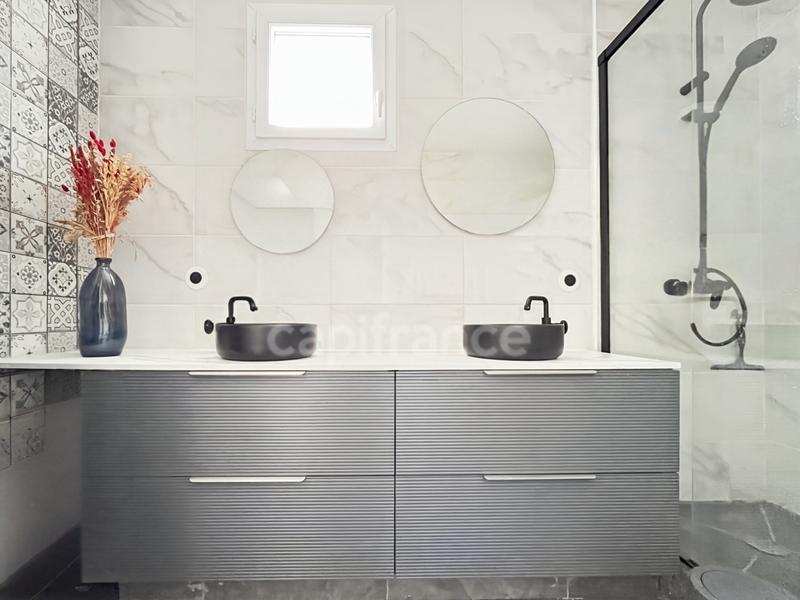 Appartement - 92 m² - 5 pièces