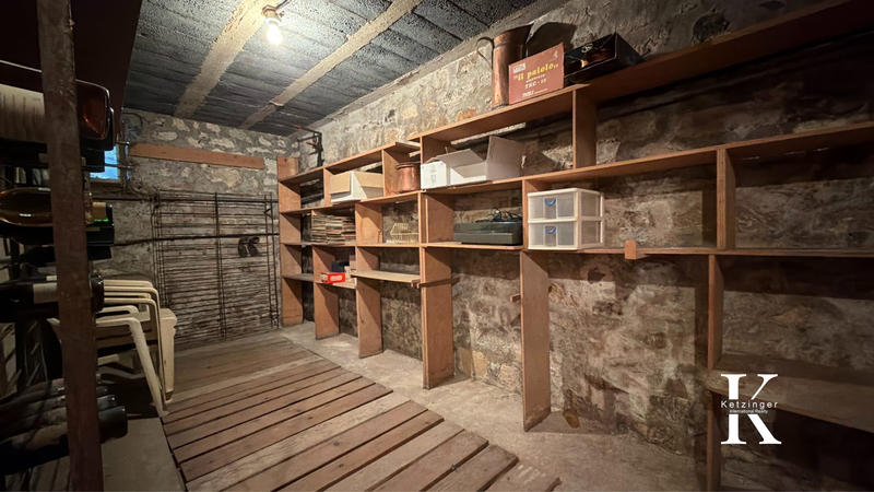 Maison ancienne - 243 m² - 8 pièces