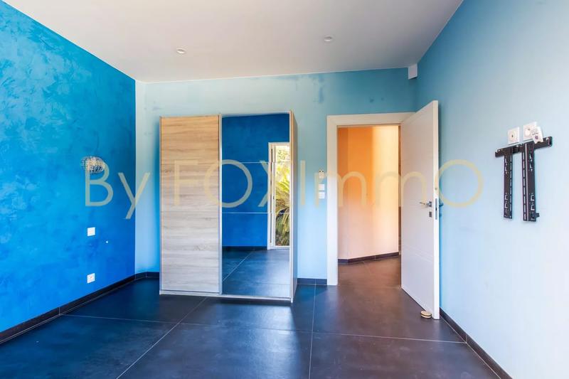 Maison - 334 m² - 8 pièces