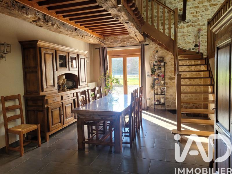 Maison - 216 m² - 7 pièces