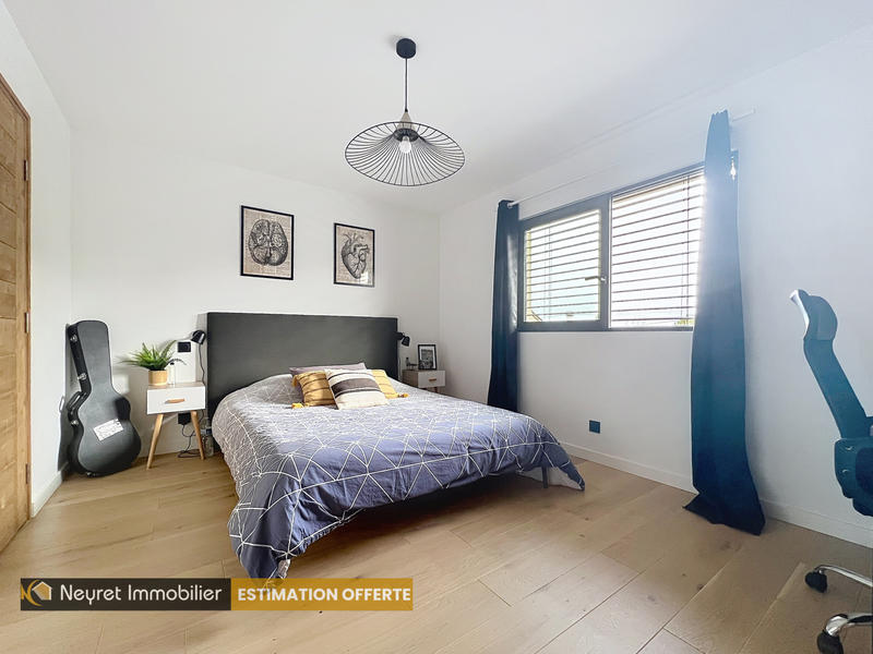 Maison - 180 m² - 6 pièces