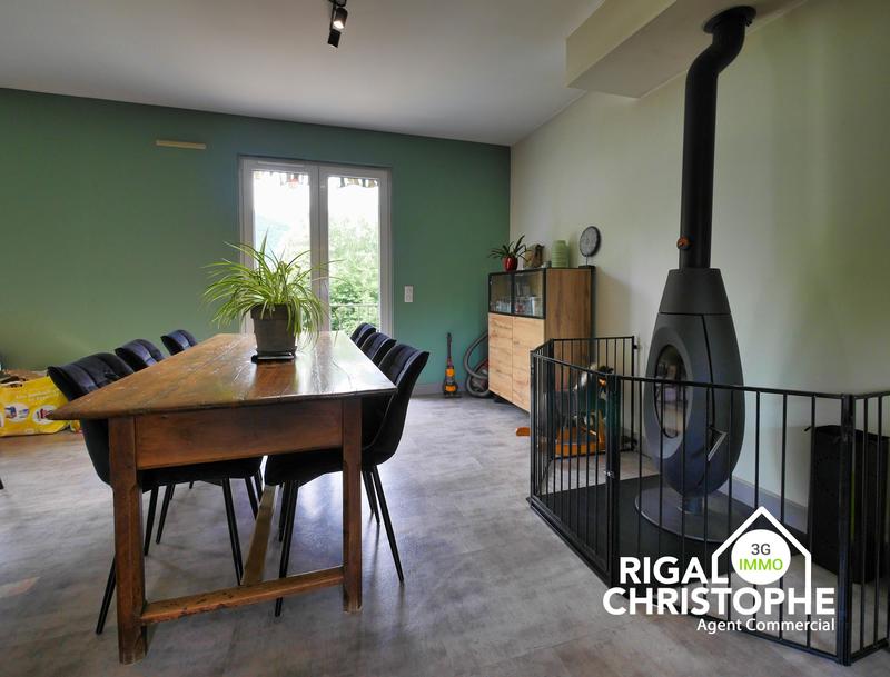 Maison - 93 m² - 5 pièces